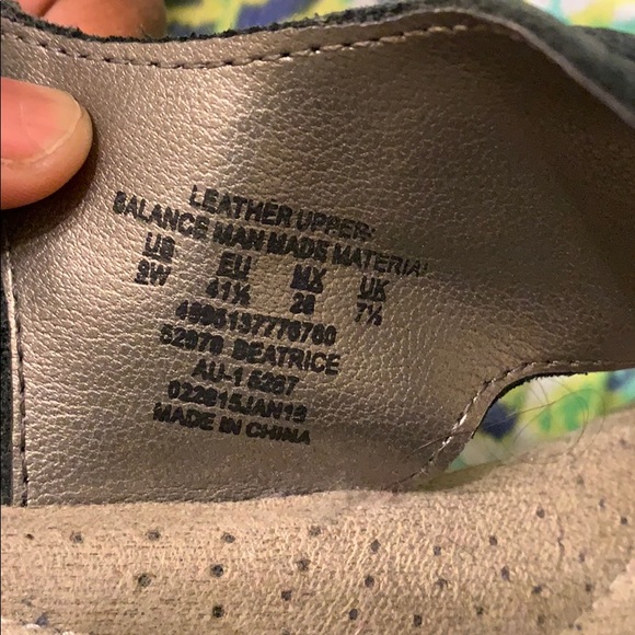 Sandals - Picture 5 of 5